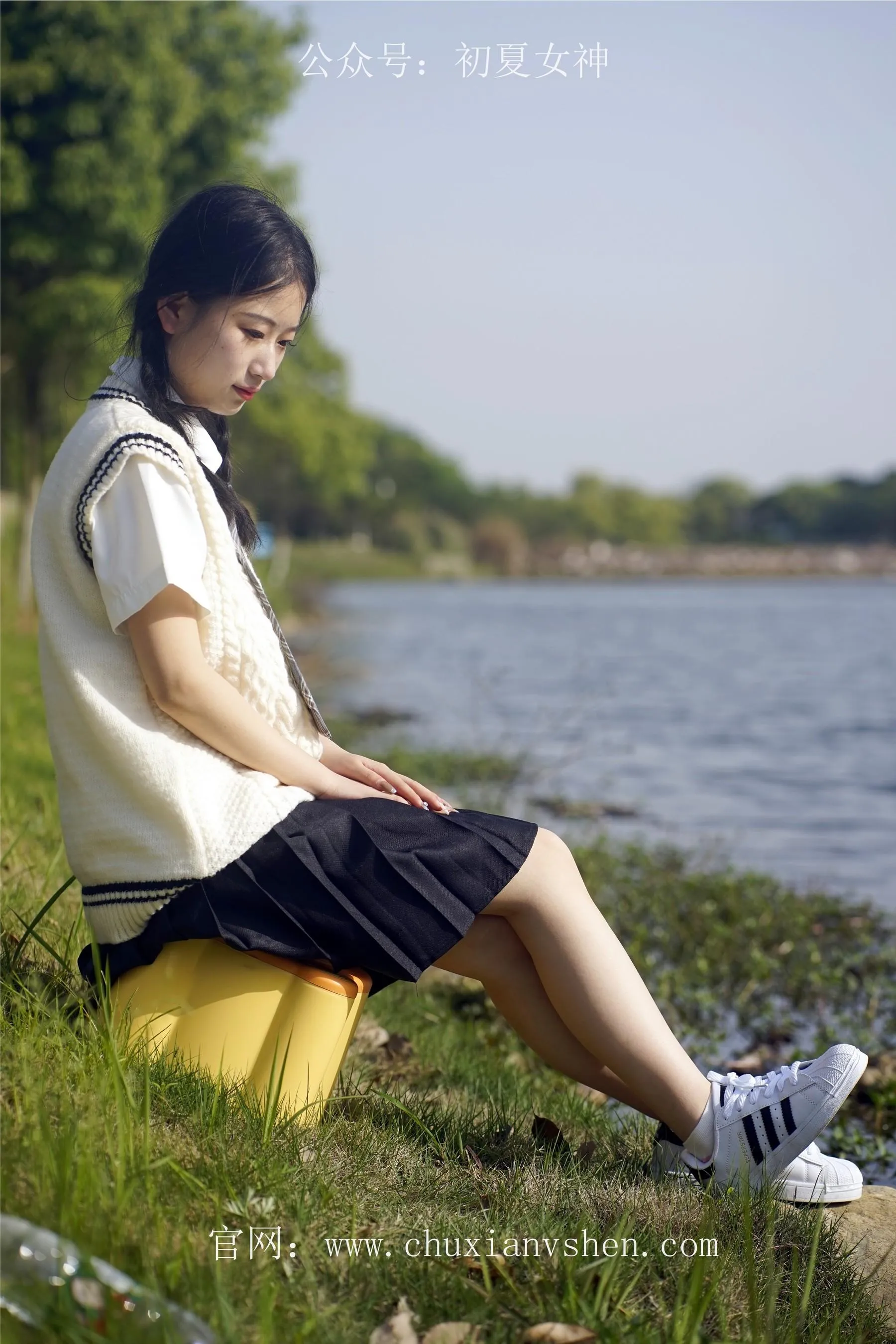 初夏女神 NO.061 念念 春秋JK套搭配三叶草贝壳头鞋 [115P]插图6